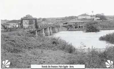 Fazenda São Francisco da Barra, vizinha do Curiango. O blog data a foto por volta dos anos 1920.