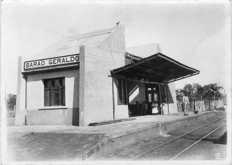 A estação Barão Geraldo numa foto que o blog data de 1919. Pertencia a César Ferreira, que foi fiscal de linha da Funilense.
