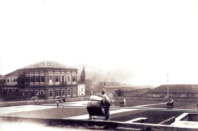 Sede e terreiro de café da Fazenda Santa Genebra em 1880.