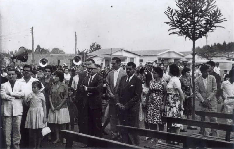 Inauguração da nova Matriz da Paróquia Santa Isabel, em 1963, no terreno doado por Luis Vicentin.